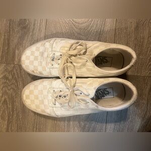 Vans women’s 9
Gently worn